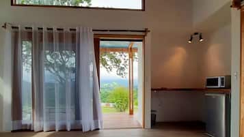 1 bedroom, iron/ironing board, travel cot, free WiFi