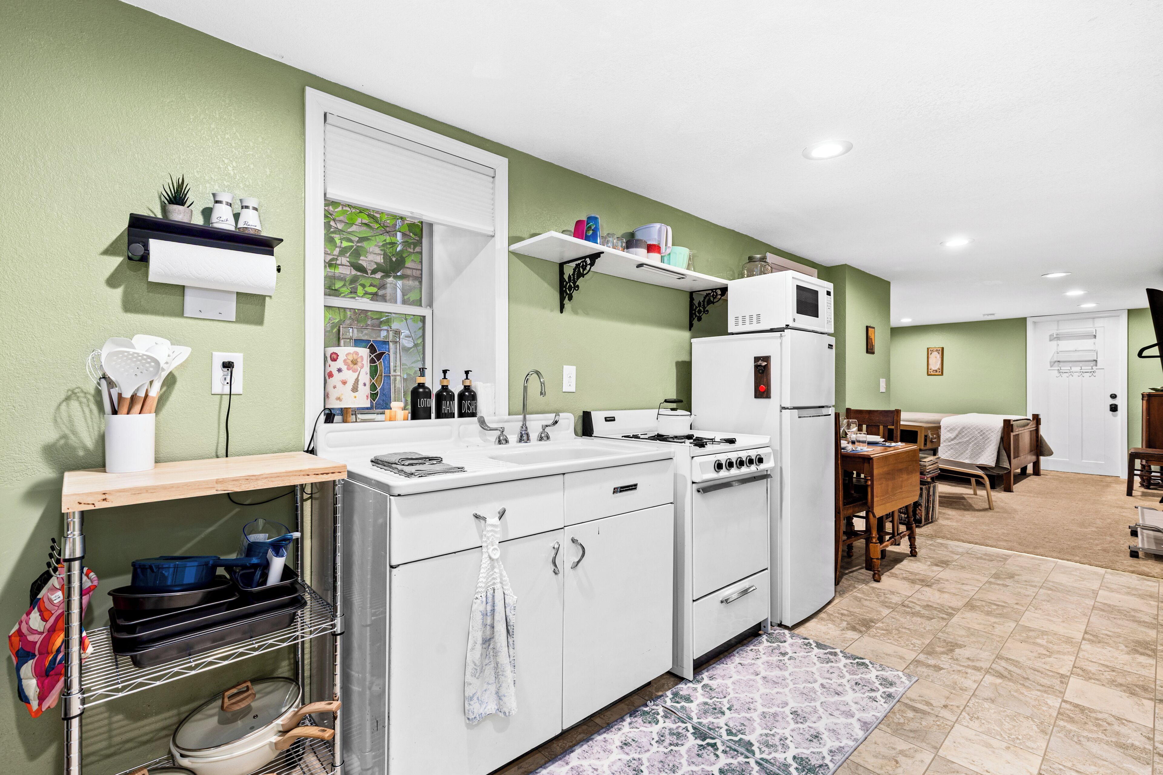 Frigorífic, microones, forn i placa de cuina 