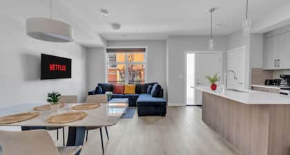 Modern 2BR Townhome in Belmont | AC & Parking