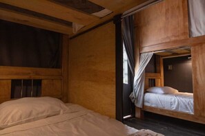 Shared Dormitory | Bed sheets