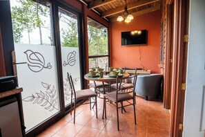 Deluxe Cabin, Mountain View | Free WiFi