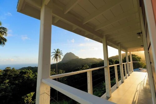 Panoramic 2-Bedroom Villa – Private Top Floor