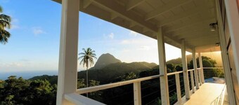 Panoramic 2-Bedroom Villa – Private Top Floor