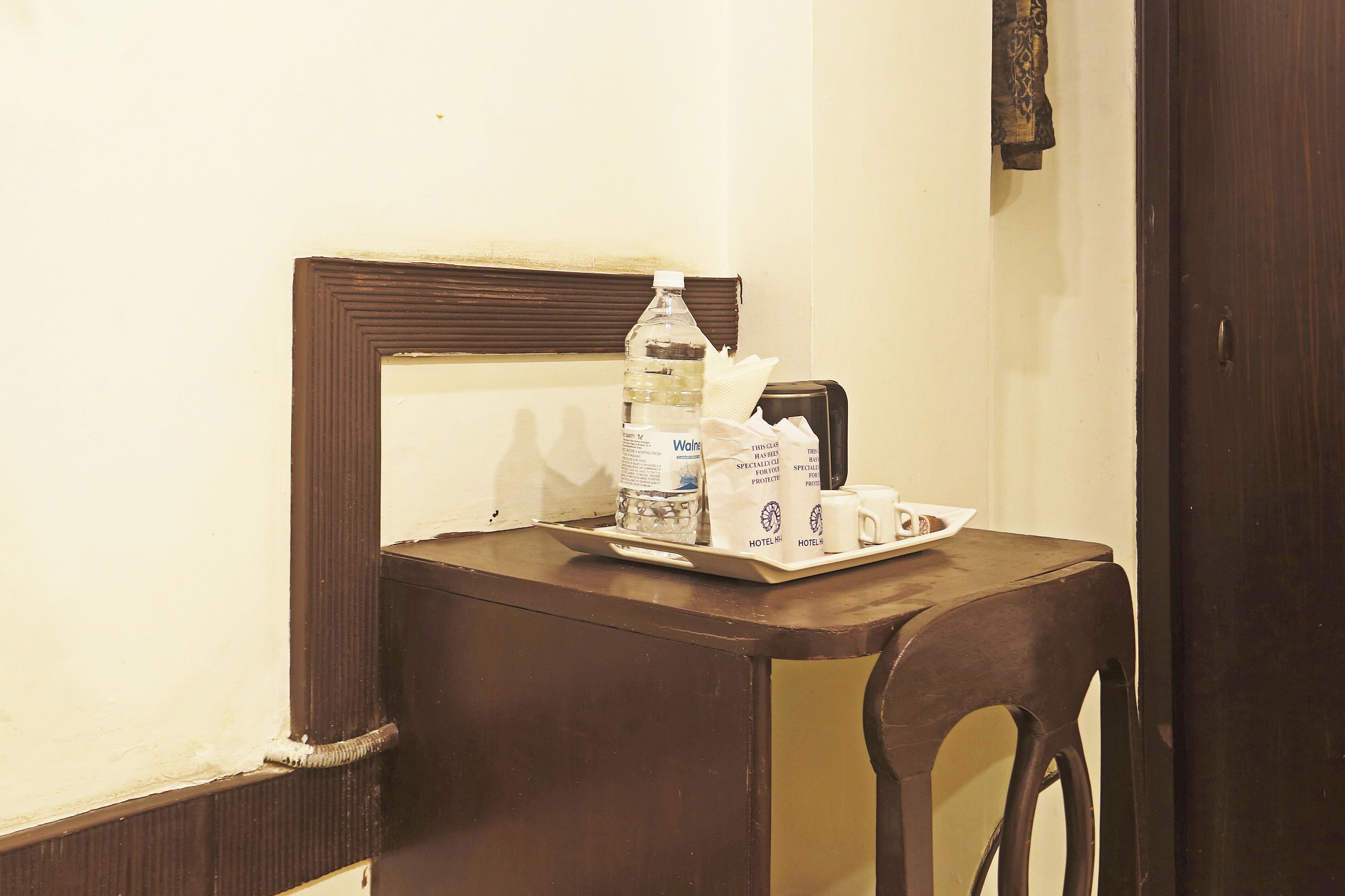 Deluxe Room | In-room dining