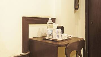 Deluxe Room | In-room dining