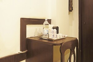 Deluxe Room | In-room dining