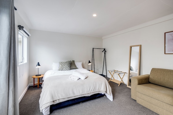 1 bedroom, iron/ironing board, WiFi, bed sheets