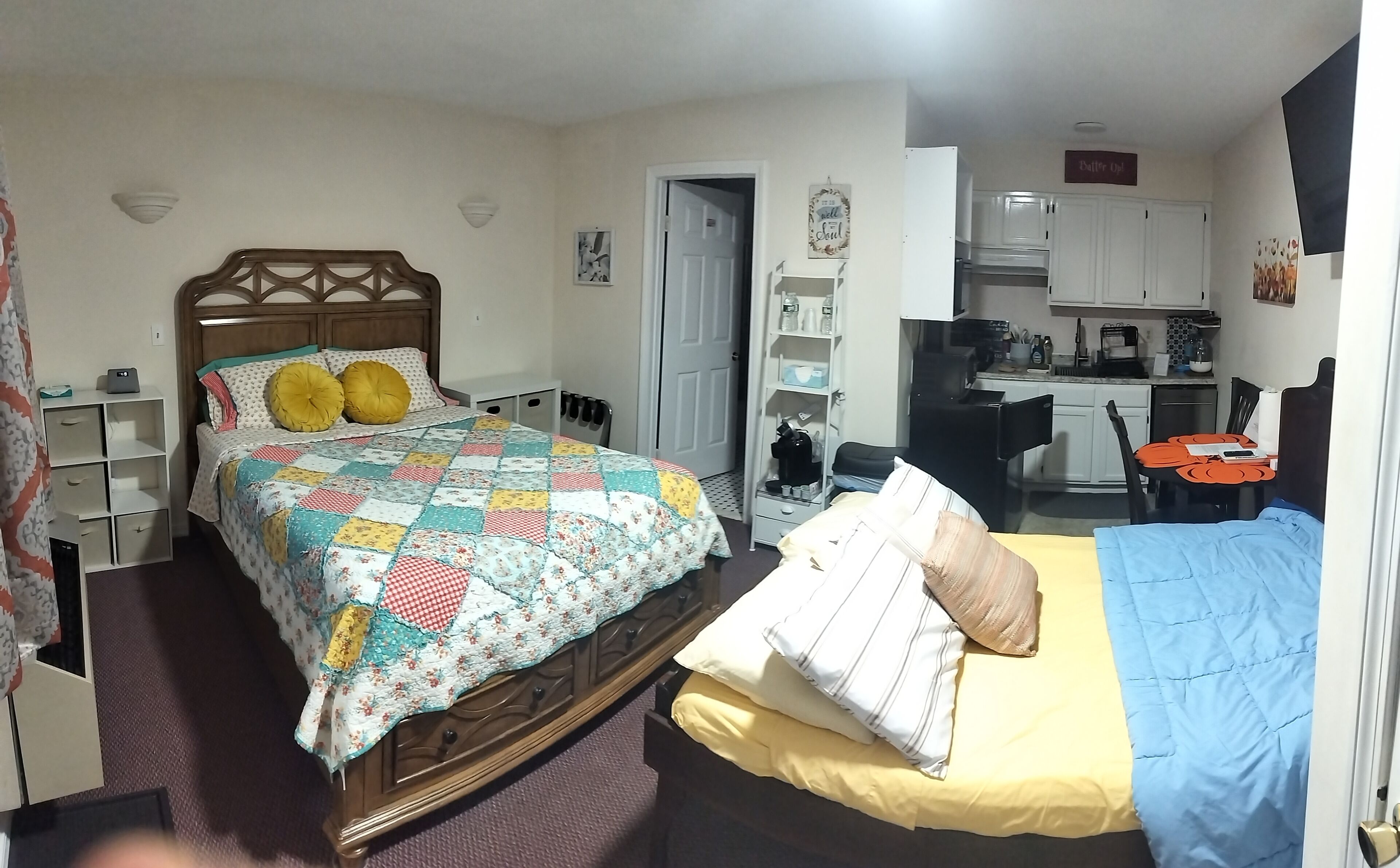 Deluxe Room, Multiple Beds, Non Smoking | Private kitchen | Toaster