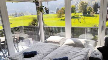 3 bedrooms, in-room safe, iron/ironing board, free WiFi