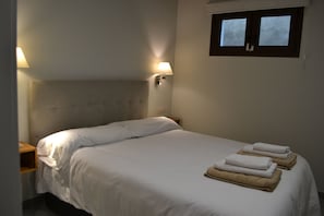 2 室のベッドルーム、アイロン / アイロン台、インターネット、ベッドシーツ
