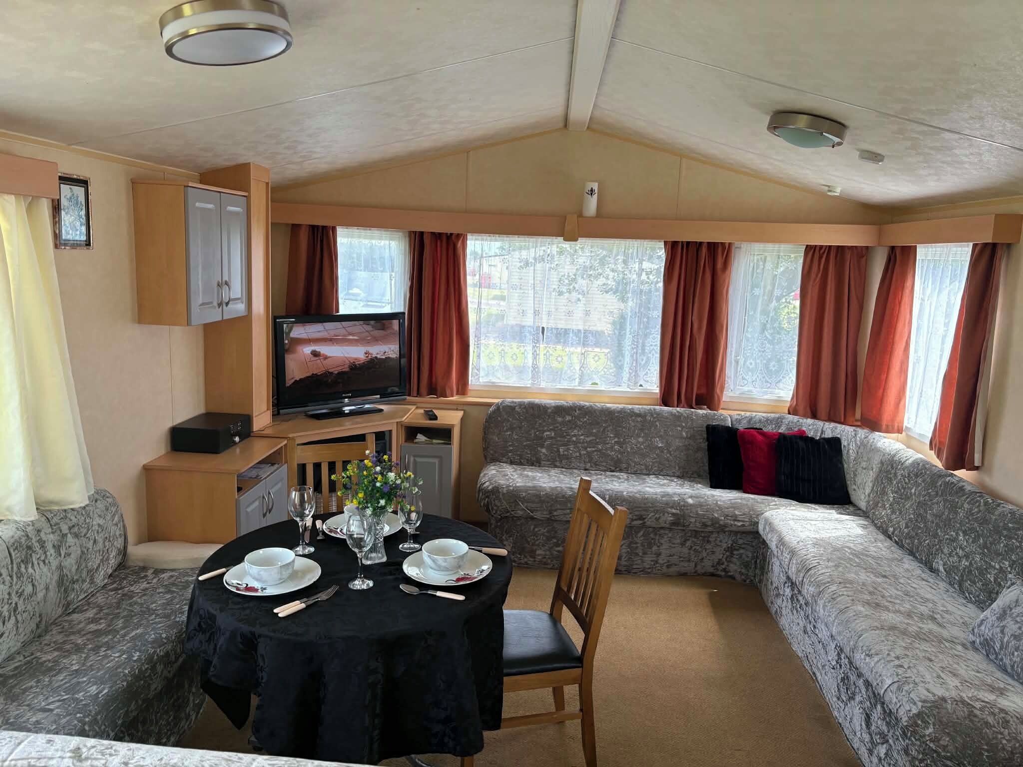 Family Mobile Home | Living area