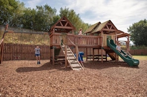 Children’s play area – outdoor