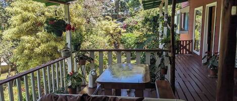 تناول الطعام بالخارج