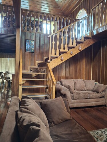 Unique, spacious, and comfortable Chalet in ideal Monteverde location.