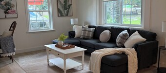 NEW Charming 2 bdrm King and Queen