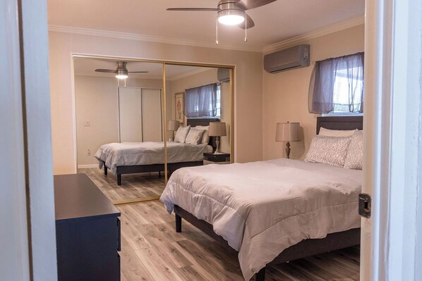 2 Schlafzimmer, Schreibtisch, Bügeleisen/Bügelbrett, kostenloses WLAN