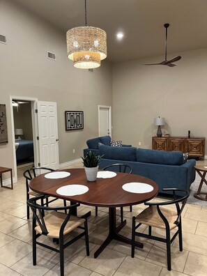 Interior - PRIVATE! 900 SF Charming & Spacious Barn-dominium Experience (Plainview)