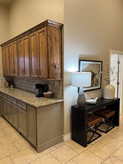 PRIVATE! 900 SF Charming & Spacious Barn-dominium Experience