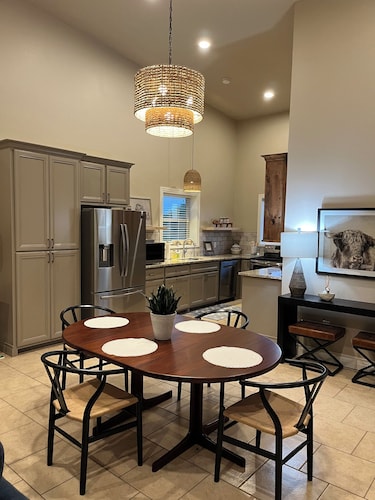 PRIVATE! 900 SF Charming & Spacious Barn-dominium Experience