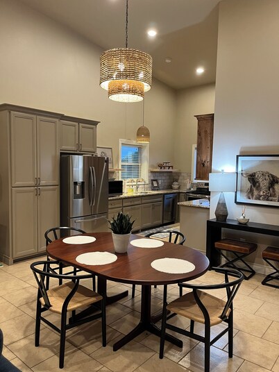 PRIVATE! 900 SF Charming & Spacious Barn-dominium Experience