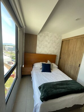 2 bedrooms, desk, iron/ironing board, free WiFi