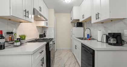 Cozy&Stylish DT Alhambra Living Walk to Starbucks, Dining &Nightlife places
