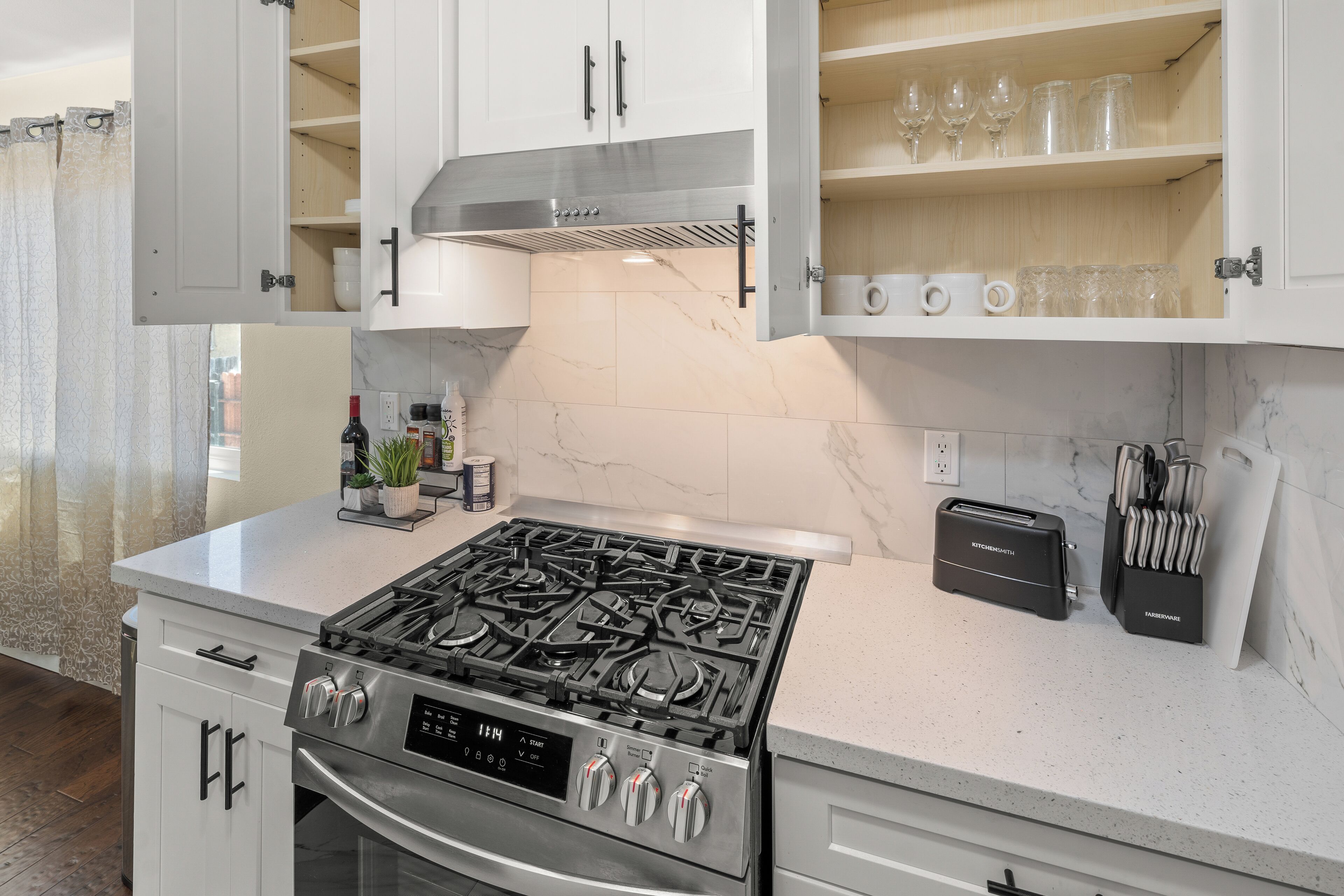 Microwave, oven, stovetop, dishwasher