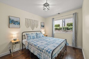 3 chambres, fer et planche à repasser, Wi-Fi, draps fournis