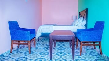 標準套房 | 書桌、手提電腦工作空間、免費 Wi-Fi、床單