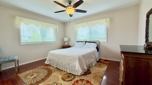 3 habitaciones, tabla de planchar con plancha, wifi y ropa de cama 