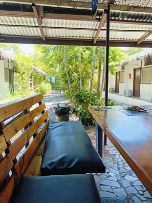 Outdoor dining - Olivias Accommodation (Apia)