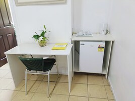 RM 13 Double or Twin Room, Non Smoking, Garden View | Parte interna