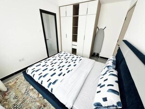 2 chambres, fer et planche à repasser, Wi-Fi, draps fournis