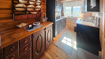 Frigorífico, horno y cafetera o tetera