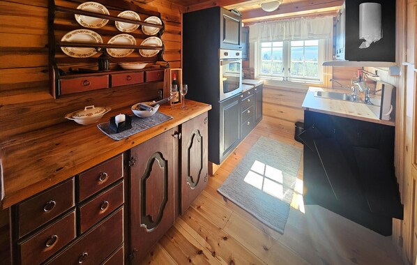Fridge, oven, coffee/tea maker