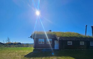 Exterior - Lovely home in Røn with house a mountain view (Røn)