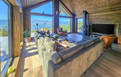 5 bedroom stunning home in Eggedal