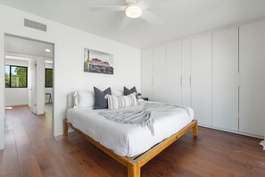 3 bedrooms, iron/ironing board, free WiFi, bed sheets - Spacious 3BR Condo in Old Town (Scottsdale)
