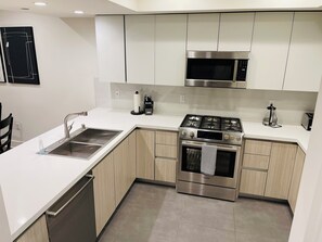 Microwave, oven, stovetop, dishwasher