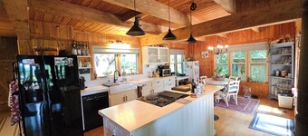 Peaceful 4-bedroom Lakehouse in Tallahassee