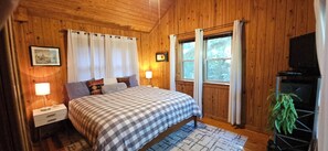 4 soverom, skrivebord, strykejern/-brett og wi-fi (inkludert)