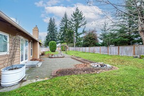 Property grounds - The Garden Haven (Bothell)