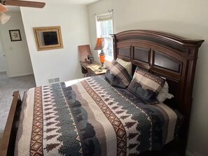 8 chambres, fer et planche à repasser, Wi-Fi, draps fournis