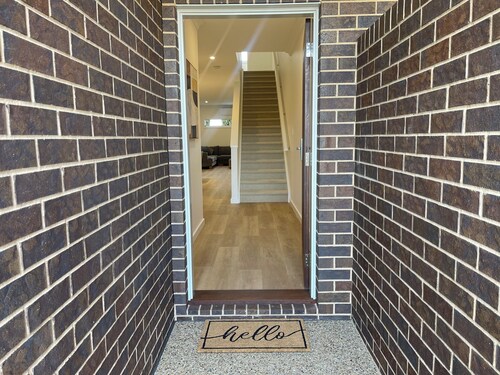 Crampton Townhouse - All of the Comforts