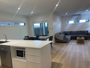 Interior - 8/69 Crampton St, Wagga Wagga (Wagga Wagga)