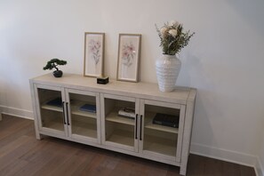 Interior - Luxury 3BR/3BA Apartment - Blackburn, Beverly Hills (Los Angeles)