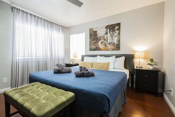 3 bedrooms, desk, iron/ironing board, free WiFi