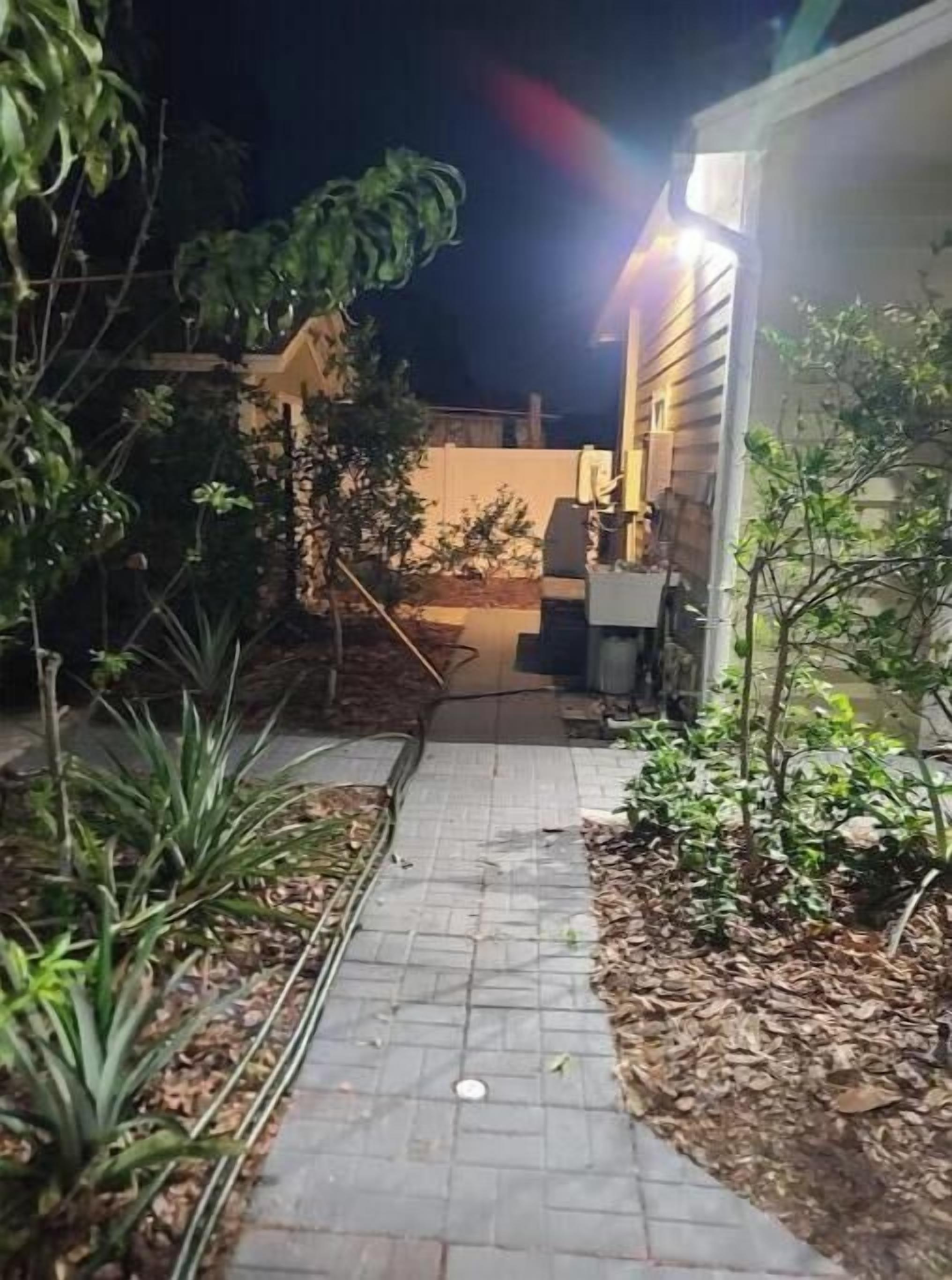 المنطقة المحيطة بالمنشأة