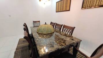 House, 4 Bedrooms, Accessible, Smoking | Dining room