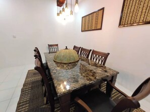 House, 4 Bedrooms, Accessible, Smoking | Dining room